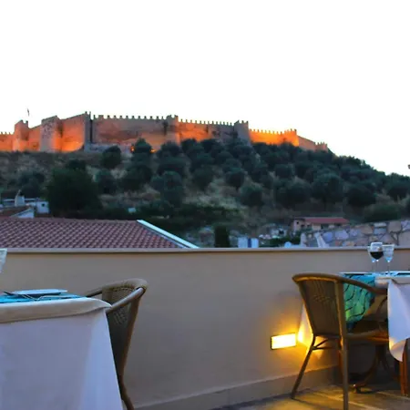 Saint John Hotel 3*
